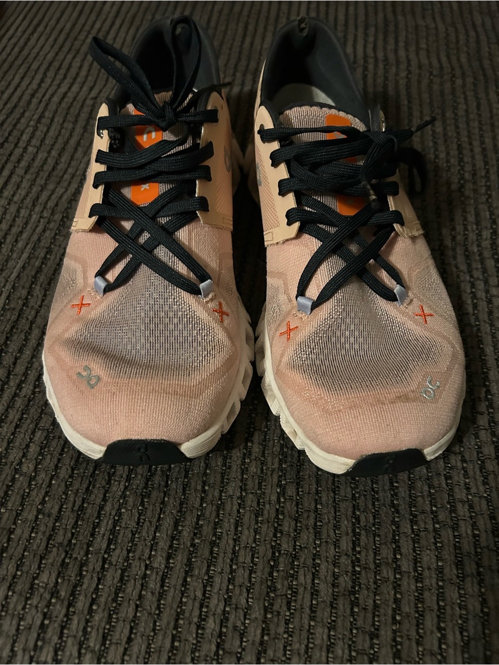 On cloud x3 women’s size 7.5